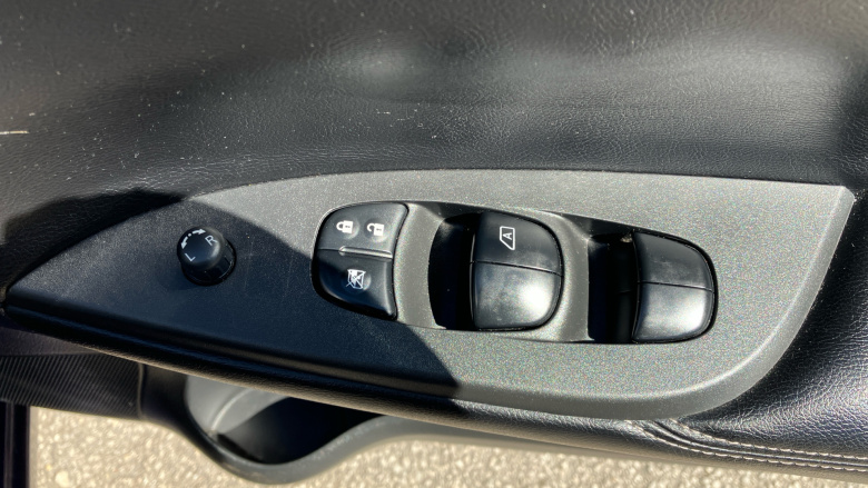 Nissan Pulsar 1.5 dCi N-Tec 5dr Diesel Hatchback